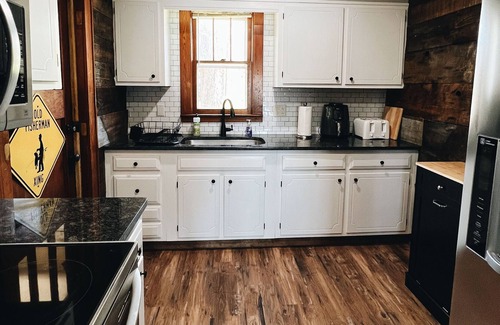 Penn Lake Park Casa | Family fun lake house w/ a View, Hot Tub & Game Room