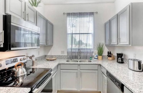 Regal Palms Casa | Family Fun Near Disney,4 bedroom Home w/wifi, Game Room & Pools.