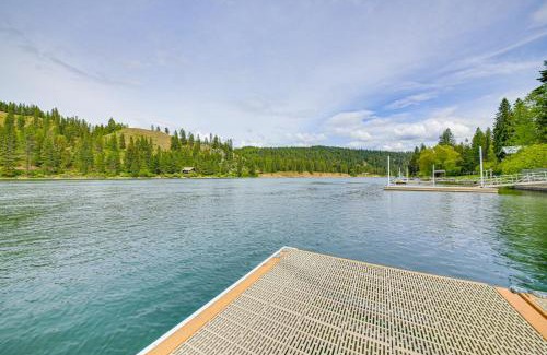 Cusick Casa | Family Fun on Ruby Creek Cusick Hideaway with Dock