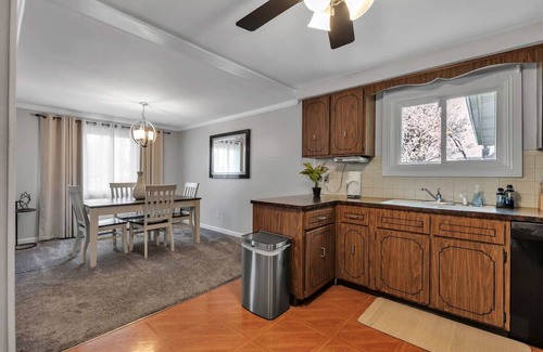Cheektowaga Apartamento | *Family Fun*Pool*Central*Airport