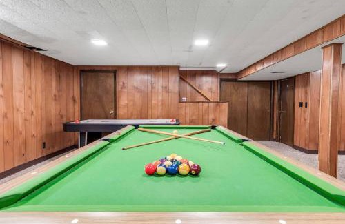 Cheektowaga Casa | Family Fun Pool Central Airport