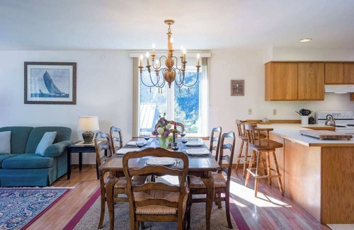 Doe Bay Casa | Family Fun, Private, Close to Trails, Lakes, Beaches, Resorts