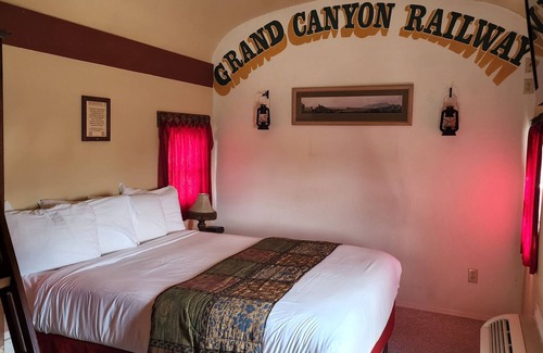 Williams Cabina | Family Fun Railcar #3 Sleeps Four!