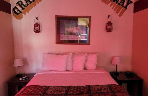 Williams Cabina | Family Fun Railcar Suite & Sleeps 4!