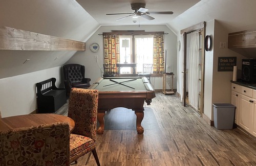Freedom Otro | Family fun retreat in an antique farmhouse nestled in the white mountains.