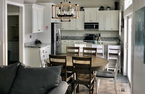 Idaho Falls Casa | Nueva bañera de hidromasaje, sala de literas, sala de juegos, patio privado cercado, para más de 16 personas