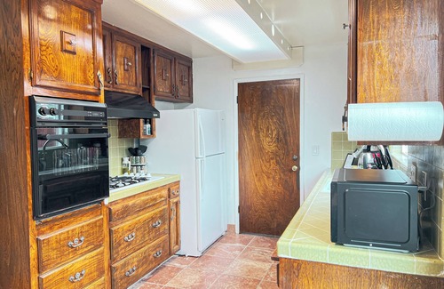 Salinas Casa | Family Fun with Game Room & King Bed near Monterey Aquarium, Laguna Seca