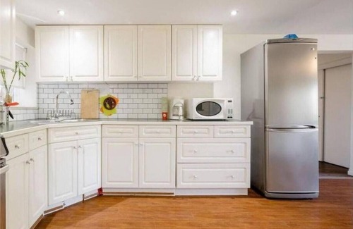 Coquitlam Casa | Family Gathering Beachside Retreat