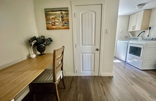 Coquitlam Casa | Family Gathering Beachside Retreat