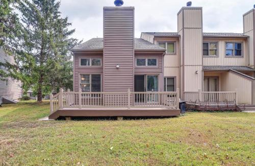 East Stroudsburg Casa | Family Gem with Deck Across From Shawnee Mountain!