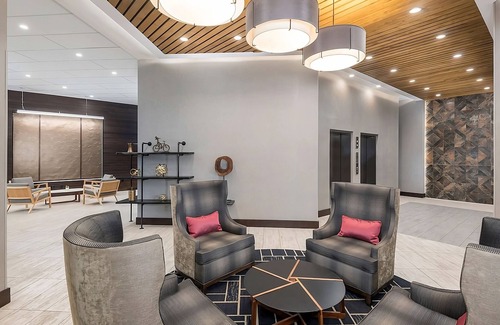 Greenville Downtown Apartamento | Family Getaway! 2 Queen Beds w/ Indoor Pool and Gym Access, Downtown Views!