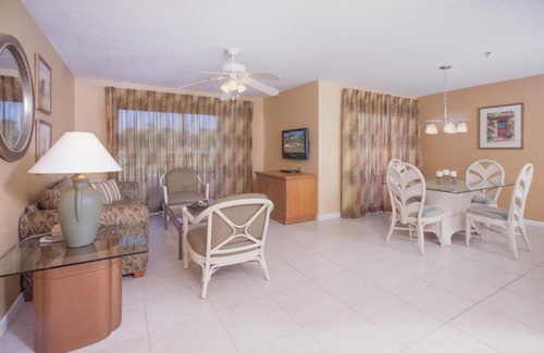 Palm Coast Hotel | Family Getaway! Awesome Accommodation Close to Beverly Beach, w/ Kitchen & Golf!