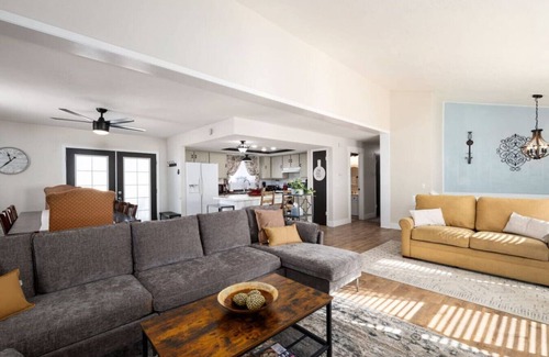 Mount Pleasant Casa | Family Getaway: Modern Farmhouse for Adventure!
