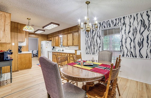 Mineola Casa | Family Getaway on 4 Acres in Mineola!