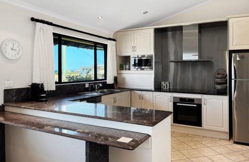 Warilla Casa | Family Getaway Opposite Warilla Beach