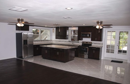 Lake Magdalene Casa | Family Getaway - spacious & near Busch Gardens/USF with Private 1bedroom suite