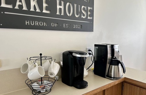 Huron Casa | Family Getaway to Lake Erie + Beach + Cedar Point