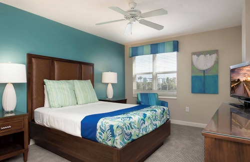South Island Hotel | Family Getaway | Beachfront Unit with Pool for a Perfect Stay!