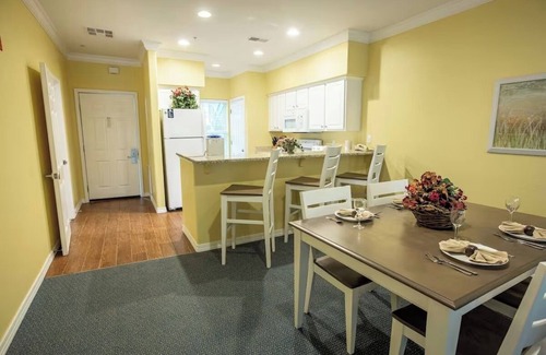 Branson Hotel | Family Getaway w/Kitchen, Laundry & Scenic Views of the Ozark Hills | 4 Units