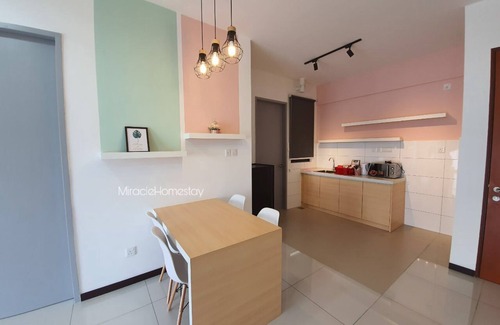 Kampung Bagan Dalam Condominio | Modern Short Escape | 8 pax | Butterworth |