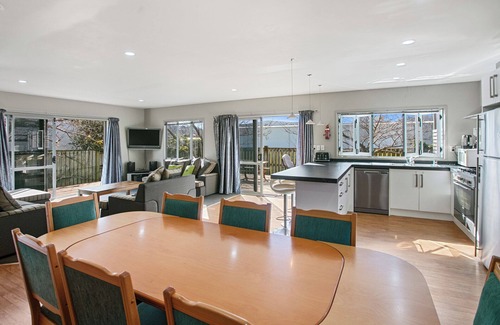 Waihi Beach Casa | Family Harmony - Waihi Beach Holiday Home