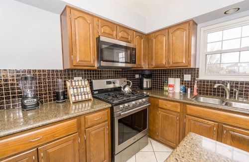 Carol Stream Casa | Family Heaven Retreat, 6 Bedroom, Sleep 16