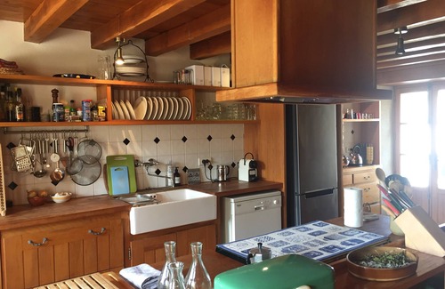 Lusignac Casa | Casa de vacaciones familiar en Dordoña con piscina y excelentes vistas para 4 personas