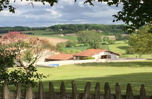 Lusignac Casa | Casa de vacaciones familiar en Dordoña con piscina y excelentes vistas para 4 personas