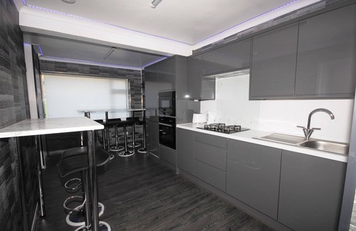 Woodingdean Casa | Casa de vacaciones familiar con jacuzzi y sauna para 8 personas