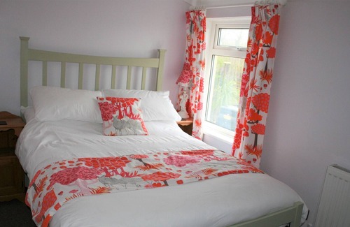 Angle Casa | Family holiday home with garden sea views in Angle Village 5 minutes from beach