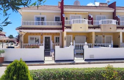 Quesada Casa | Family holidayhome for 6 persons with poolview near the citycentre of Quesada