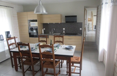 Pouldreuzic Casa | Family home 300 m from the sea with enclosed garden, rated 3 stars.