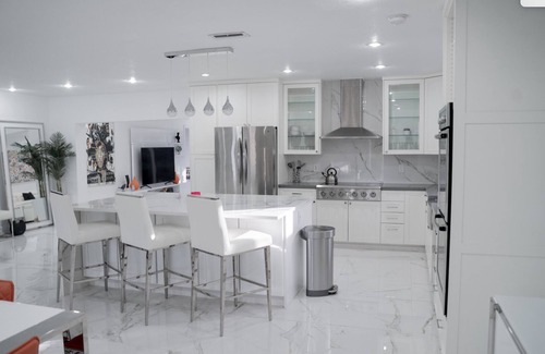 Hollywood Lakes Casa | Family Home, 5 min Beach 15 min Hardrock Casino 4 min Downtown hollywood