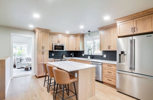 Coeur d'Alene Casa | Family Home 6 Mi to Dtwn CDA: Lake & Sunset Views!
