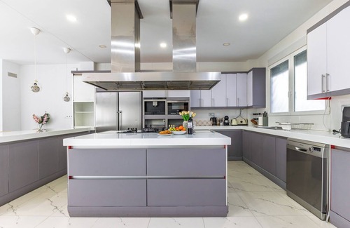 Poblats Maritims Apartamento | Casa Familiar 9 Pax|Smart TV|Centro|Playa|Café|AC