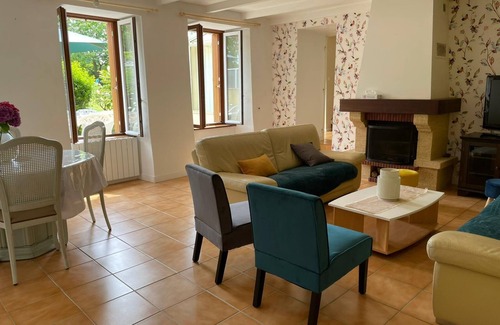 Lantic Casa | Family home between sea and countryside