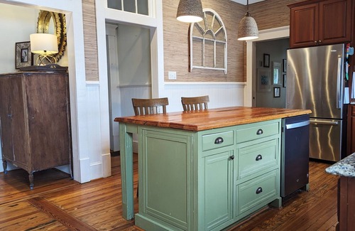 Opelika Casa | Family home blocks from Downtown Opelika & less than 10 miles from Auburn campus