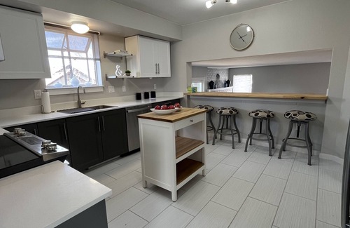 The Meadows Casa | Family home by Butterfield Park in festive Castle Rock for the holiday season!