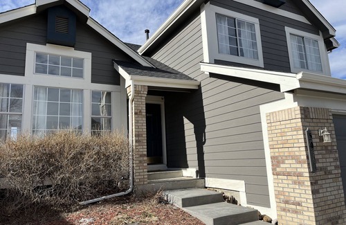 The Meadows Casa | Family home by Butterfield Park in festive Castle Rock for the holiday season!