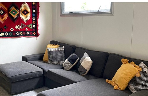 Melville Casa | Family home close to shops, beach and entertainment.