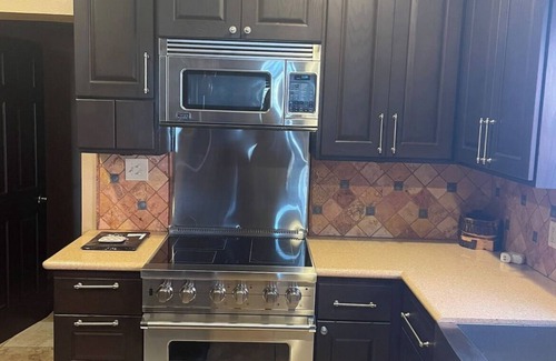Eastern Division Casa | Family home in central laredo