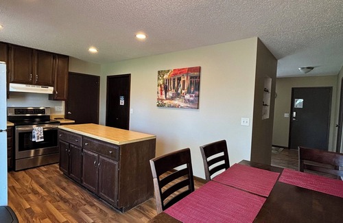 Cedar Rapids - Iowa City Casa | Family Home in Quiet Neighborhood
