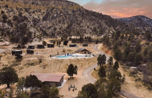 Orderville Casa | Family home near Zion w/resort pool & pickleball