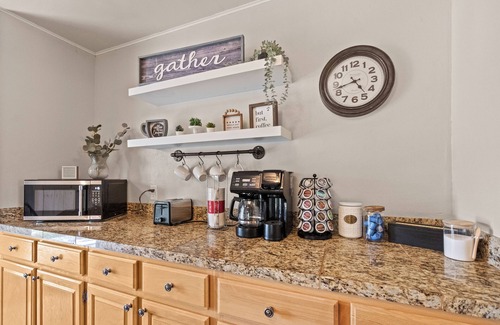 La Grande Casa | Family Home on 1 Acre w/ Deck, Coffee Bar & Orchard
