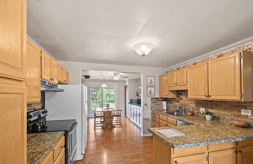 La Grande Casa | Family Home on 1 Acre w/ Deck, Coffee Bar & Orchard