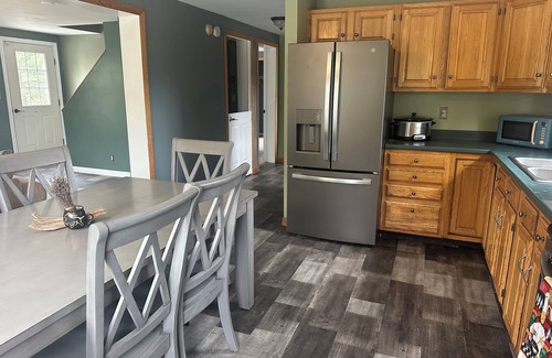 Seal Cove Casa | Family home on private dead end road five minute walk to Acadia National Park