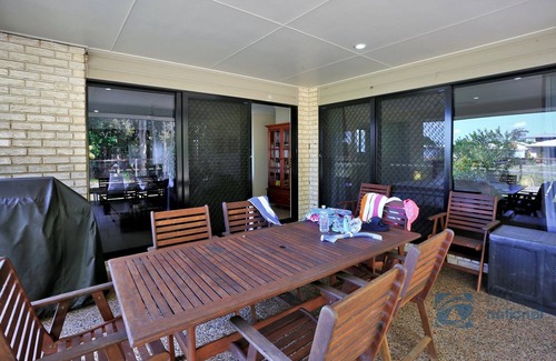 Woodgate Casa | Family home overlooking park land