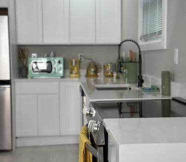 East Shore Casa | Family Home Pool HotTub Near Lighthouse Point Park