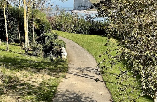 Veulettes-sur-Mer Casa | Family home: sea view, beach 50m away