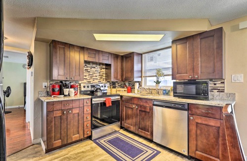 Regency Park Casa | Family Home w/ Lanai & Yard in Port Richey!